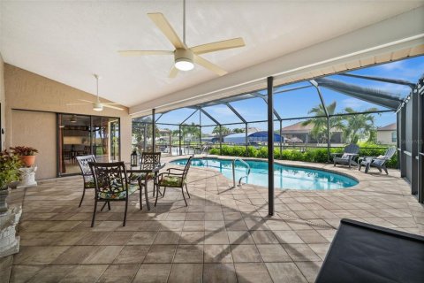 Casa en venta en Cape Coral, Florida, 3 dormitorios, 176.24 m2 № 1847180 - foto 25