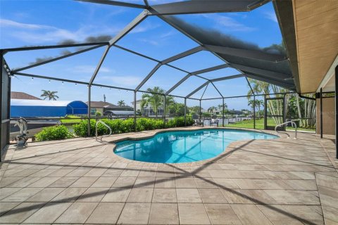 Casa en venta en Cape Coral, Florida, 3 dormitorios, 176.24 m2 № 1847180 - foto 5