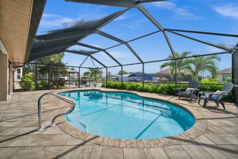 Casa en venta en Cape Coral, Florida, 3 dormitorios, 176.24 m2 № 1847180 - foto 3