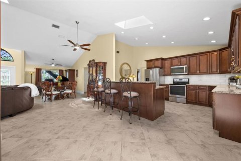 Casa en venta en Cape Coral, Florida, 3 dormitorios, 176.24 m2 № 1847180 - foto 11