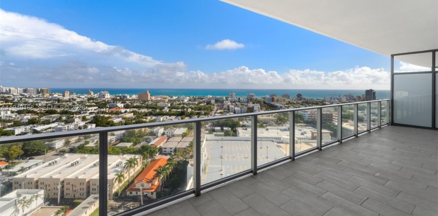 Кондоминиум с 2 спальнями в Майами-Бич, Флорида № 1997675