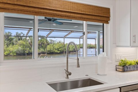 Villa ou maison à vendre à New Port Richey, Floride: 5 chambres, 388.7 m2 № 2121322 - photo 18