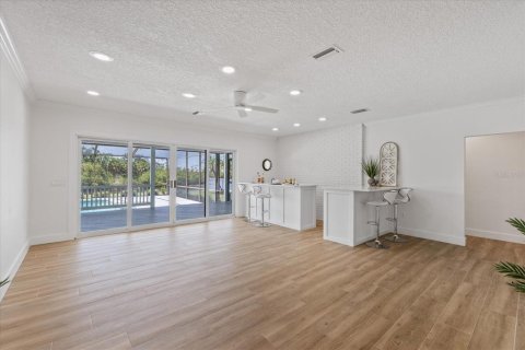 Villa ou maison à vendre à New Port Richey, Floride: 5 chambres, 388.7 m2 № 2121322 - photo 8