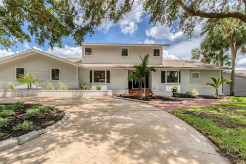 Casa en New Port Richey, Florida 5 dormitorios, 388.7 m2 № 2121322