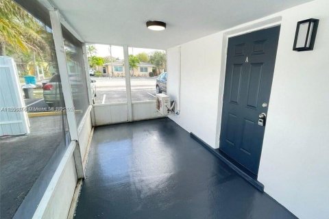 Commercial property in Boynton Beach, Florida 244.52 sq.m. № 1945038 - photo 12