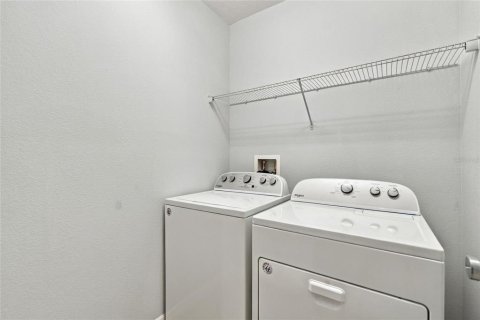 Casa en venta en Davenport, Florida, 4 dormitorios, 183.2 m2 № 2431724 - foto 11