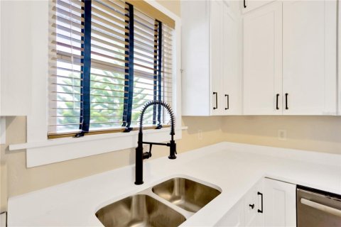 Copropriété à vendre à Tampa, Floride: 2 chambres, 110.27 m2 № 2355173 - photo 8