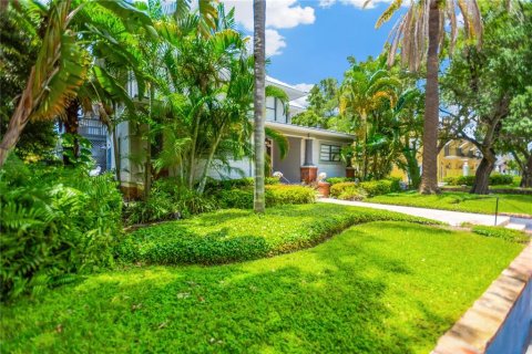 Copropriété à vendre à Tampa, Floride: 2 chambres, 110.27 m2 № 2355173 - photo 3
