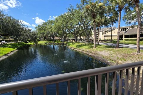 Condo in Tampa, Florida, 2 bedrooms  № 2209625 - photo 24