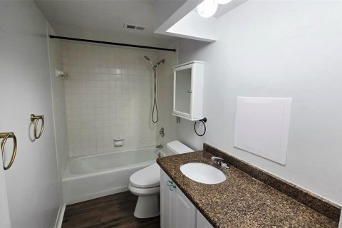 Condo in Tampa, Florida, 2 bedrooms  № 2209625 - photo 12
