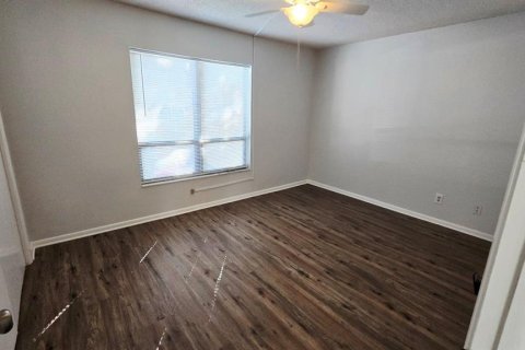 Condo in Tampa, Florida, 2 bedrooms  № 2209625 - photo 16