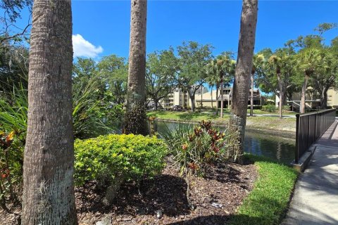 Condo in Tampa, Florida, 2 bedrooms  № 2209625 - photo 25