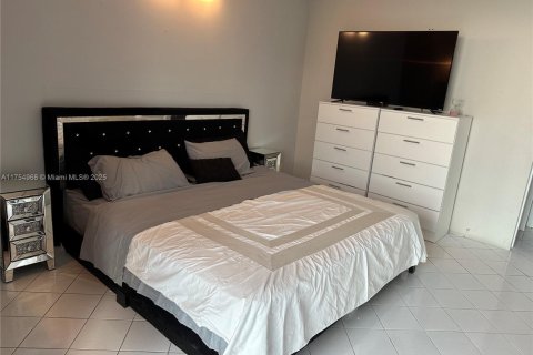 Copropriété à vendre à Sunny Isles Beach, Floride: 2 chambres, 123.65 m2 № 1860309 - photo 30