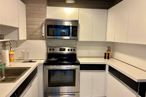 Copropriété à vendre à Sunny Isles Beach, Floride: 2 chambres, 123.65 m2 № 1860309 - photo 12