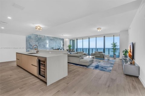 Condominio en alquiler en Pompano Beach, Florida, 4 dormitorios, 306.58 m2 № 1965088 - foto 3