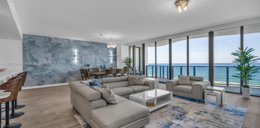 Condominio en Pompano Beach, Florida, 4 dormitorios  № 1965088