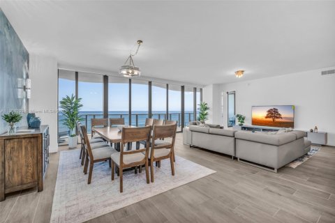 Condominio en alquiler en Pompano Beach, Florida, 4 dormitorios, 306.58 m2 № 1965088 - foto 2