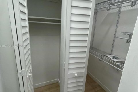 Купить кондоминиум в Майами-Бич, Флорида № 1982115 - фото 9