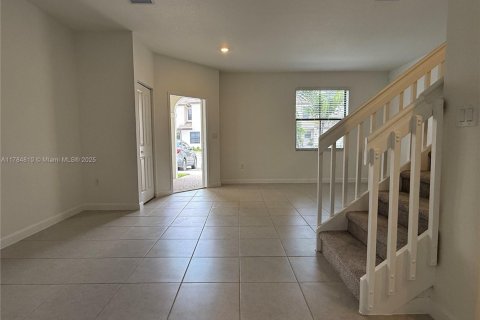 Townhouse in Miami-Dade, Florida 3 bedrooms, 149.76 sq.m. № 1862531 - photo 6