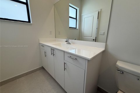 Townhouse in Miami-Dade, Florida 3 bedrooms, 149.76 sq.m. № 1862531 - photo 18