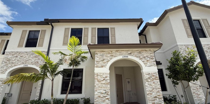 Townhouse in Miami-Dade, Florida 3 bedrooms, 149.76 sq.m. № 1862531
