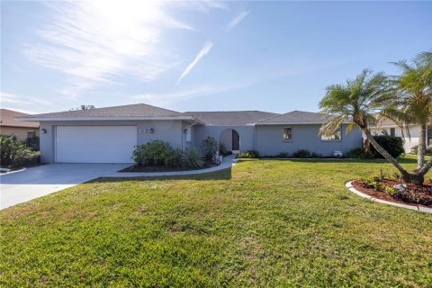 House in Venice, Florida 3 bedrooms, 191.19 sq.m. № 1545900 - photo 1