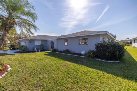House in Venice, Florida 3 bedrooms, 191.19 sq.m. № 1545900 - photo 26