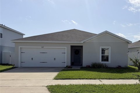 Casa en Haines City, Florida 3 dormitorios, 134.71 m2 № 2219634