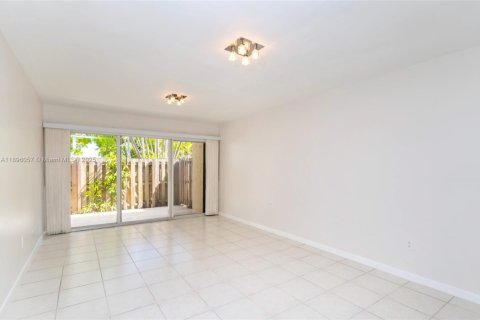 Touwnhouse à louer à Palmetto Bay, Floride: 2 chambres, 103.12 m2 № 1949937 - photo 4