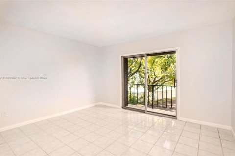 Touwnhouse à louer à Palmetto Bay, Floride: 2 chambres, 103.12 m2 № 1949937 - photo 6