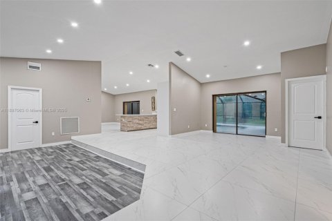 Villa ou maison à vendre à Davie, Floride: 4 chambres, 180.14 m2 № 1948824 - photo 5