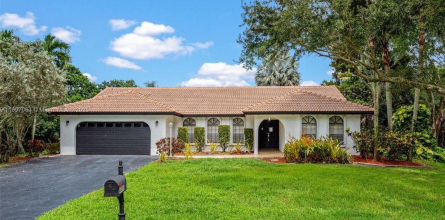 Villa ou maison à Davie, Floride 4 chambres, 180.14 m2 № 1948824