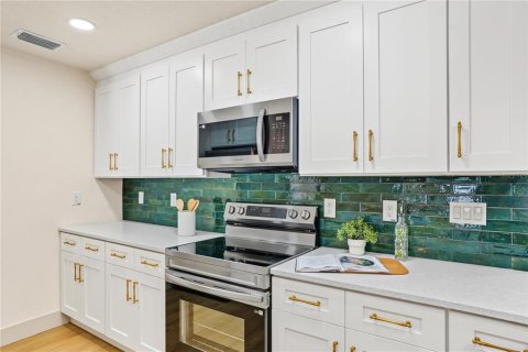 Casa en venta en Largo, Florida, 3 dormitorios, 159.23 m2 № 2383541 - foto 10