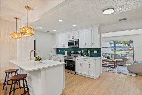 Casa en venta en Largo, Florida, 3 dormitorios, 159.23 m2 № 2383541 - foto 9