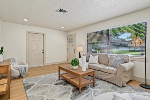 Casa en venta en Largo, Florida, 3 dormitorios, 159.23 m2 № 2383541 - foto 5