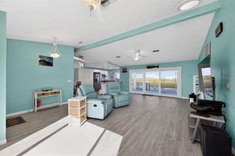 Casa en venta en Hernando Beach, Florida, 2 dormitorios, 122.82 m2 № 2128476 - foto 8