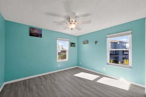 Casa en venta en Hernando Beach, Florida, 2 dormitorios, 122.82 m2 № 2128476 - foto 27