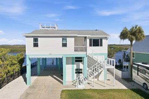 Casa en Hernando Beach, Florida 2 dormitorios, 122.82 m2 № 2128476