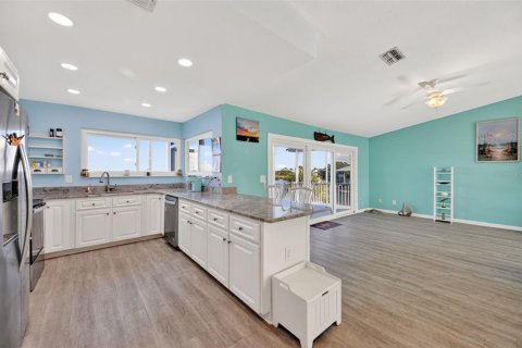 Casa en venta en Hernando Beach, Florida, 2 dormitorios, 122.82 m2 № 2128476 - foto 19