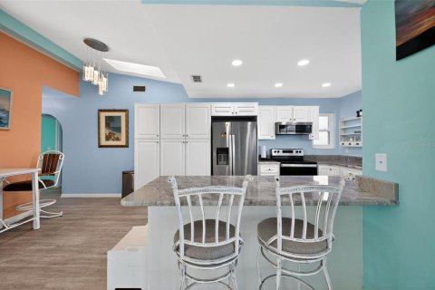 Casa en venta en Hernando Beach, Florida, 2 dormitorios, 122.82 m2 № 2128476 - foto 17