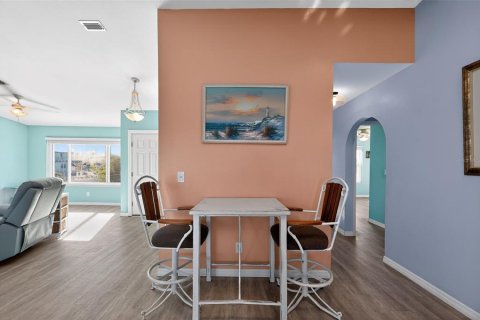 Casa en venta en Hernando Beach, Florida, 2 dormitorios, 122.82 m2 № 2128476 - foto 14