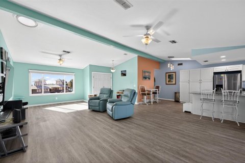 Casa en venta en Hernando Beach, Florida, 2 dormitorios, 122.82 m2 № 2128476 - foto 10
