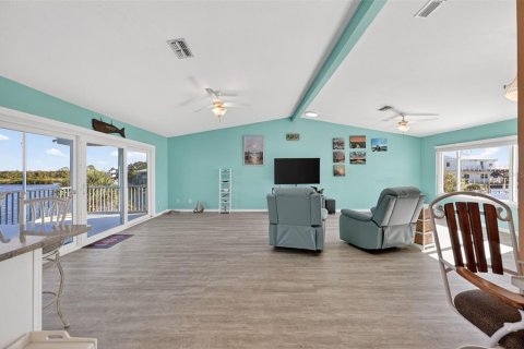 Casa en venta en Hernando Beach, Florida, 2 dormitorios, 122.82 m2 № 2128476 - foto 12