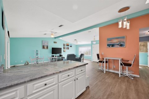 Casa en venta en Hernando Beach, Florida, 2 dormitorios, 122.82 m2 № 2128476 - foto 16