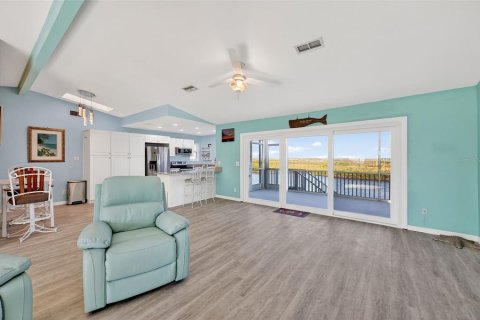 Casa en venta en Hernando Beach, Florida, 2 dormitorios, 122.82 m2 № 2128476 - foto 11