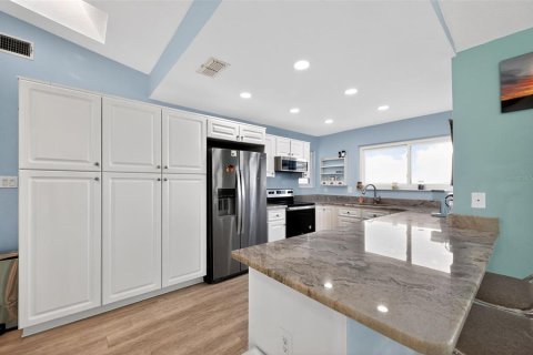 Casa en venta en Hernando Beach, Florida, 2 dormitorios, 122.82 m2 № 2128476 - foto 18
