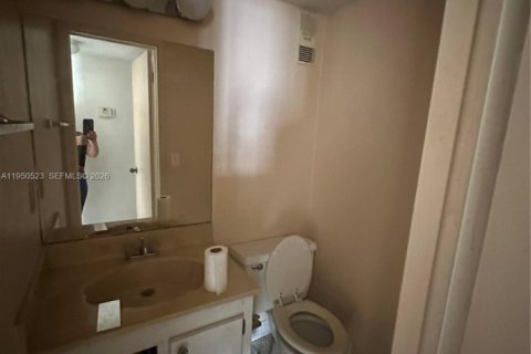 Condo in North Miami, Florida, 1 bedroom № 2005958 - photo 7