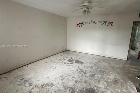 Condo in North Miami, Florida, 1 bedroom № 2005958 - photo 2