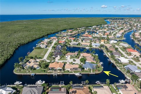 Villa ou maison à vendre à Punta Gorda, Floride: 3 chambres, 206.52 m2 № 2420618 - photo 12