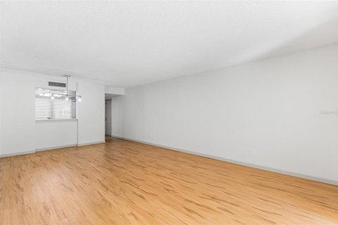 Купить кондоминиум в Тампа, Флорида 9 комнат, 104.98м2, № 2350118 - фото 12